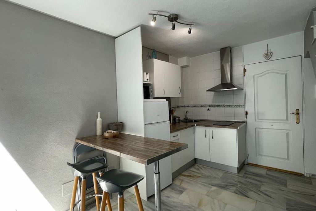 Atico Con Bonita Vista. En Urbanizacion Privada.! Lejlighed Estepona Eksteriør billede