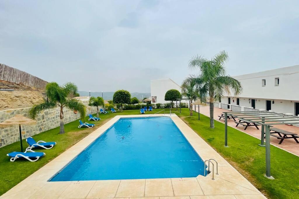Atico Con Bonita Vista. En Urbanizacion Privada.! Lejlighed Estepona Eksteriør billede